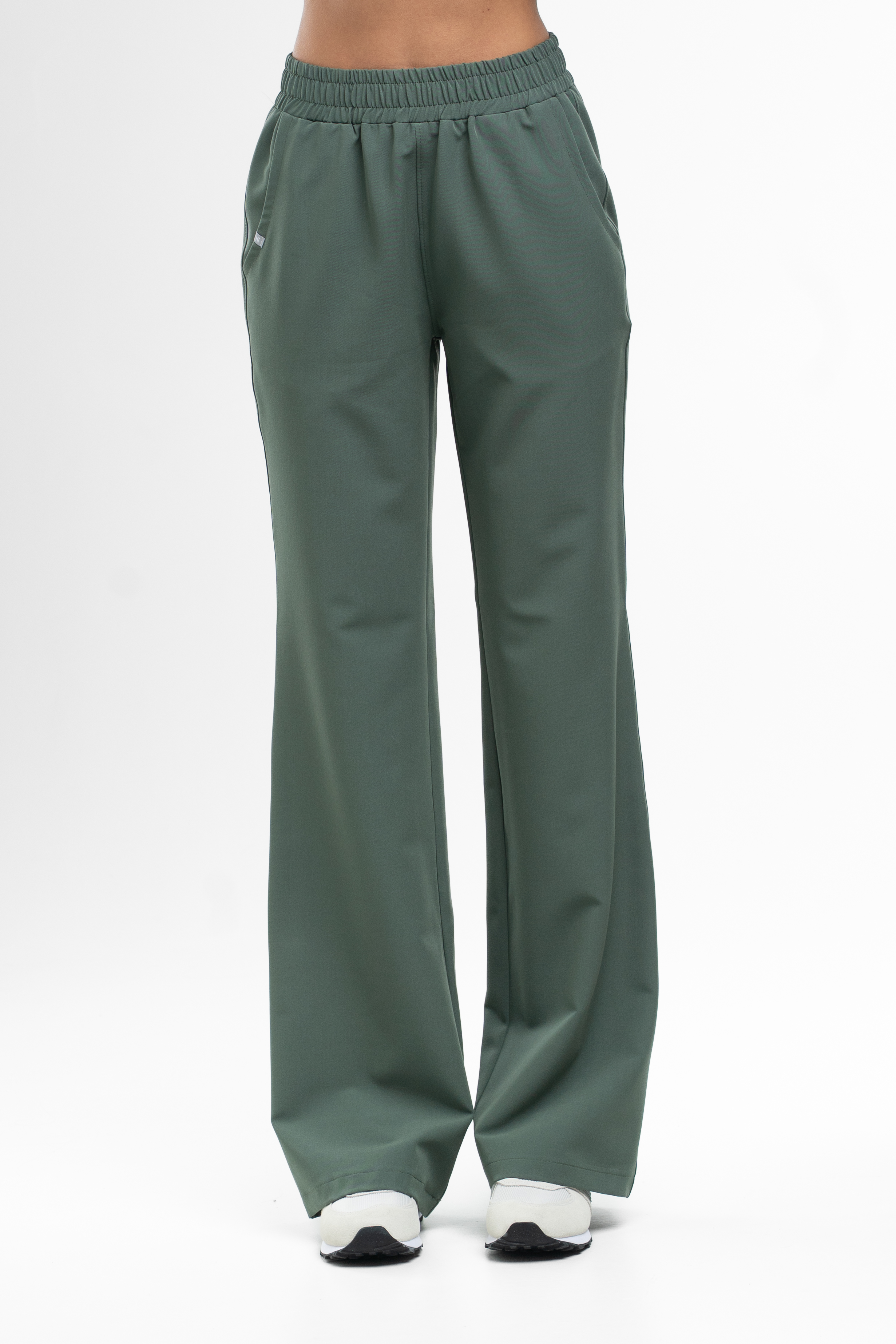 spodnie-medyczne-damskie-basic-flare-sage-green-1